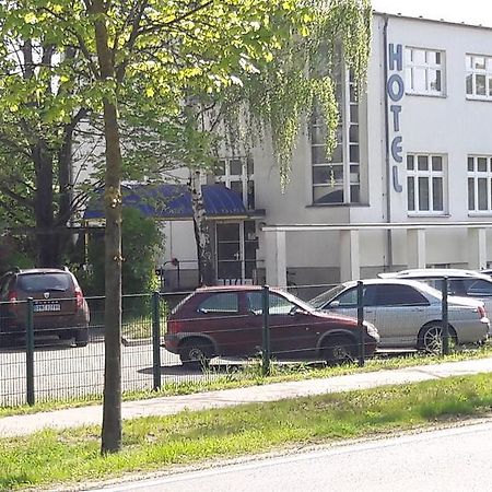 Amarillo Hotel Velten Bagian luar foto
